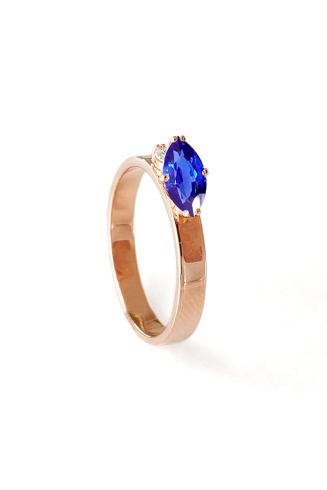 Young Sapphire gold ring