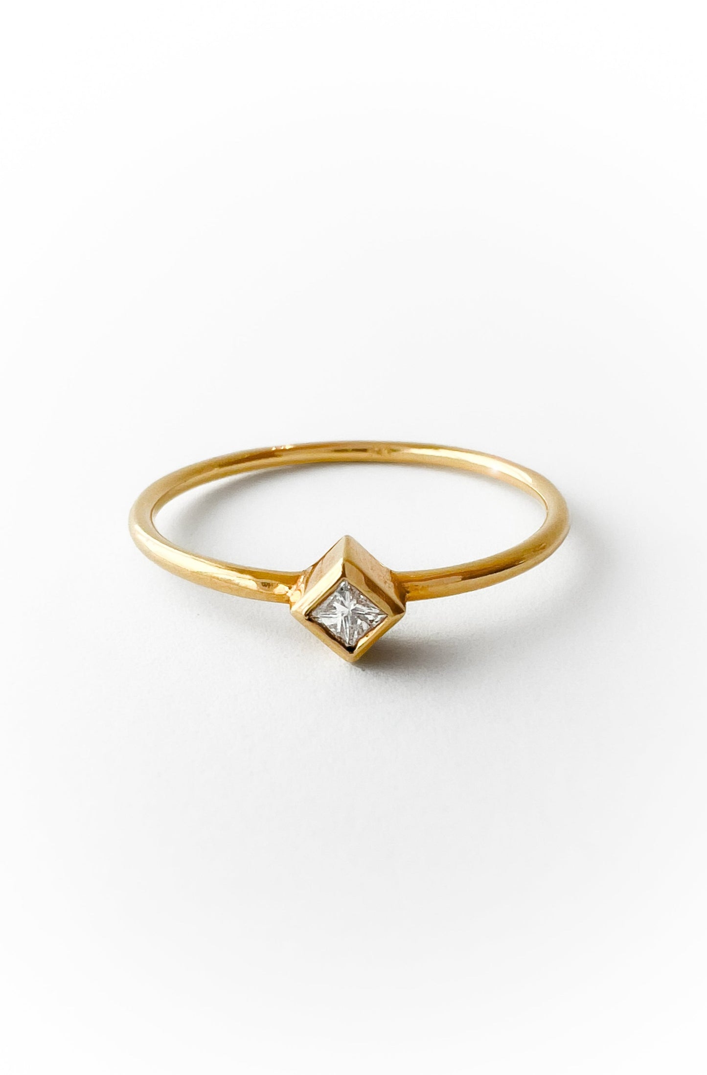 Box diamond gold ring