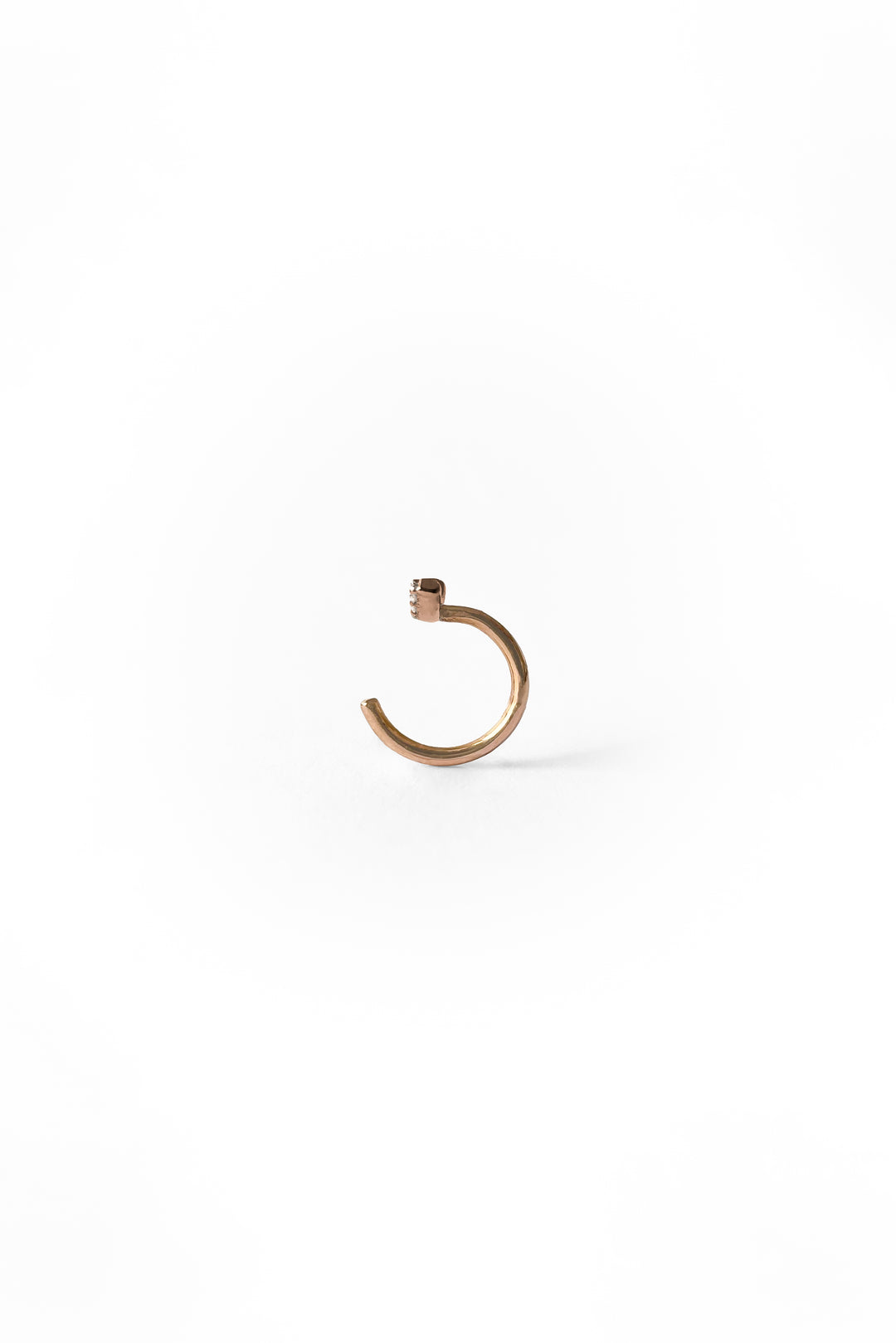 Curved diamonds gold piercing