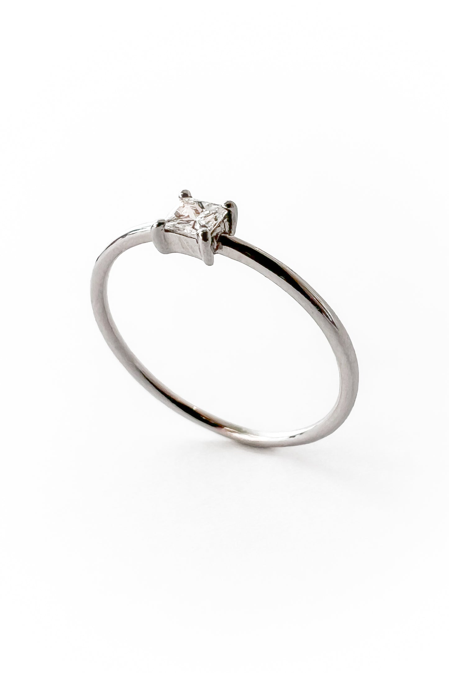 Anillo Princess Stone de oro blanco