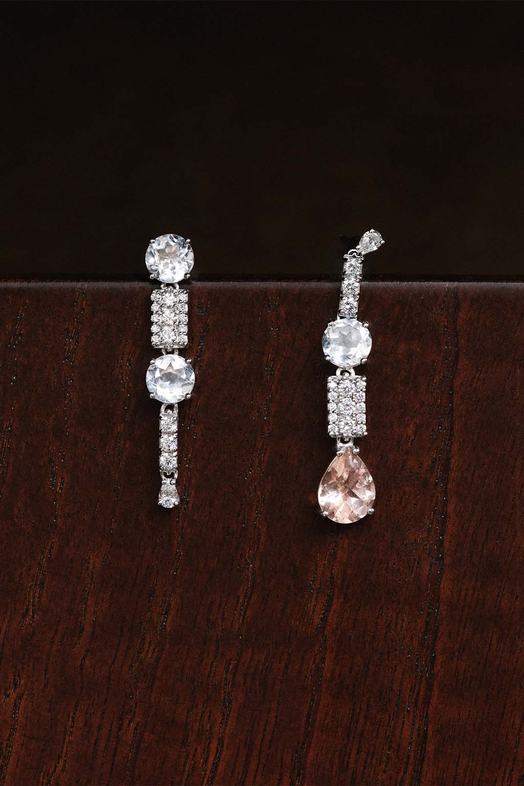Long Wife Morganite Gold Earring in 18k white gold with diamonds, topaz and morganite, designed by Sansoeurs.