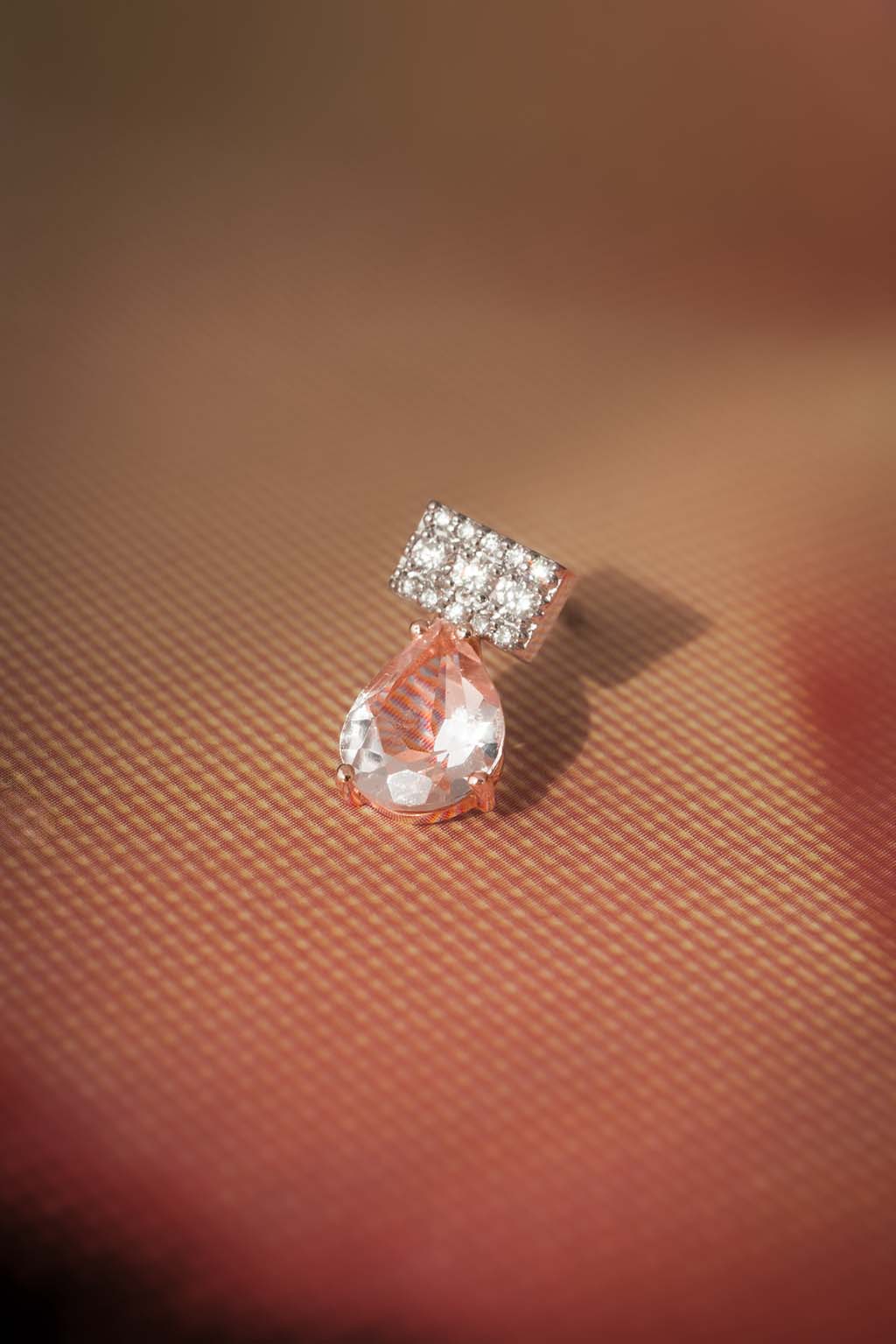 Pendiente Drop Morganita Rosa en oro blanco