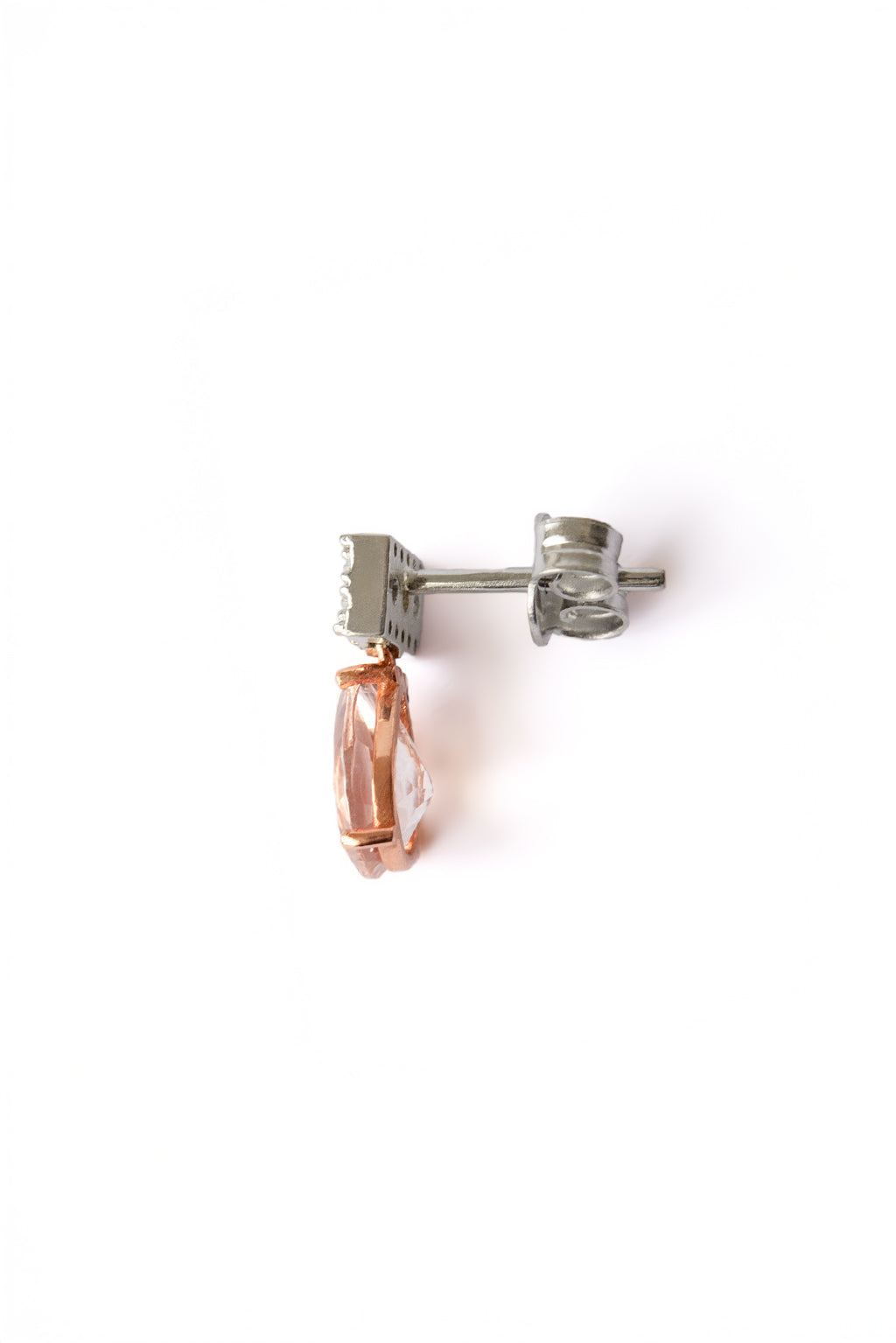 Pink Morganite Drop Earring in 18k white gold with diamonds and morganite 8×6 mm, designed by Sansoeurs.