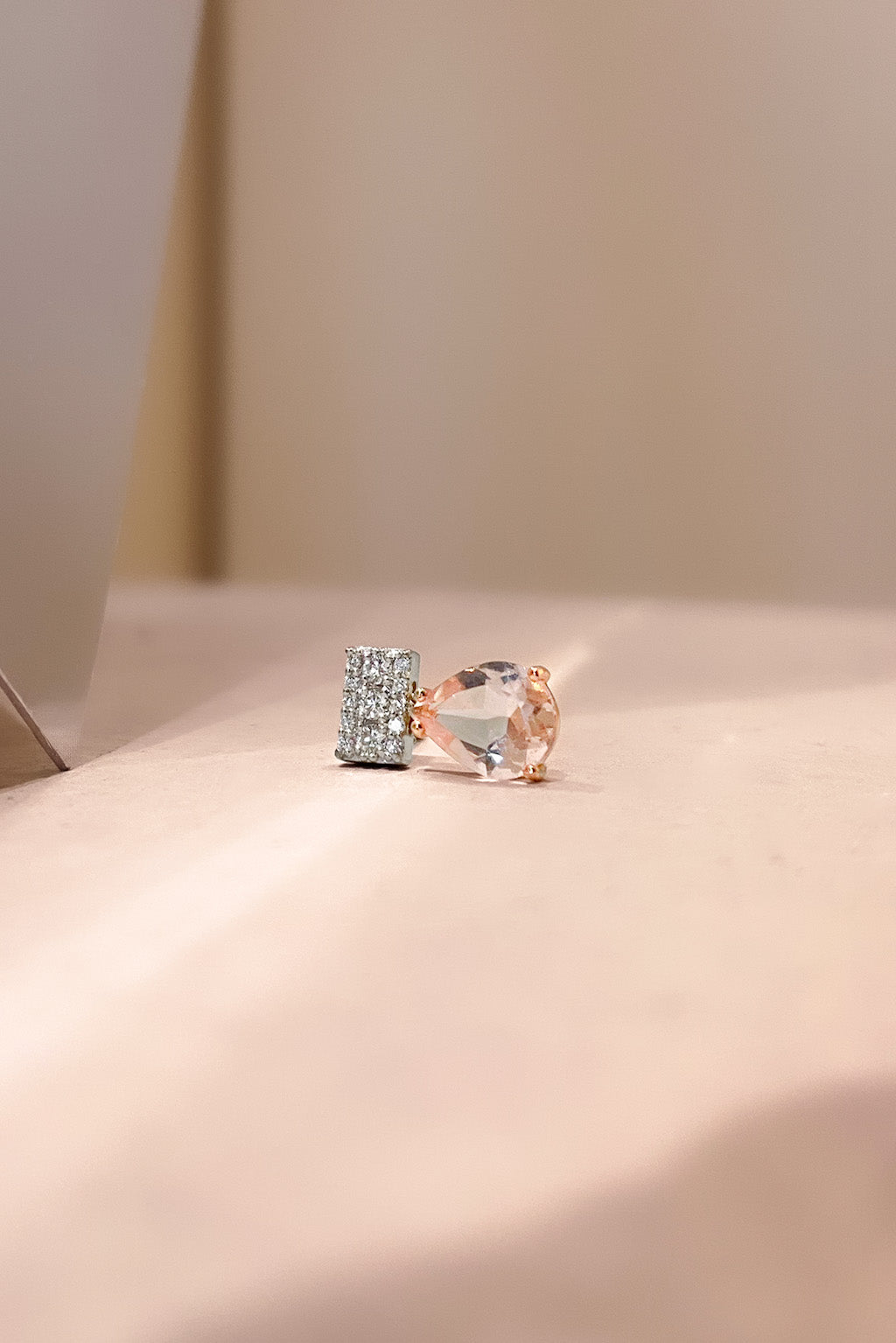 Pink Morganite Drop Earring in 18k white gold with diamonds and morganite 8×6 mm, designed by Sansoeurs.