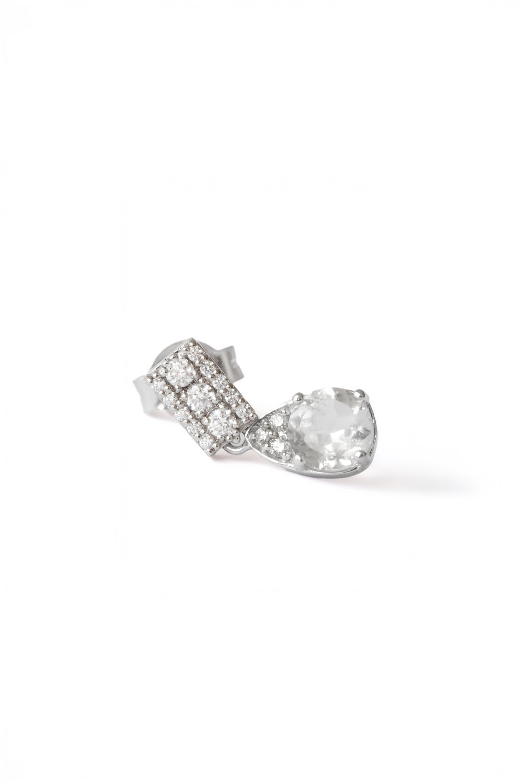 Wife Topaz Earring in 18k white gold with diamonds, featuring a 5 mm topaz, designed by Sansoeurs.