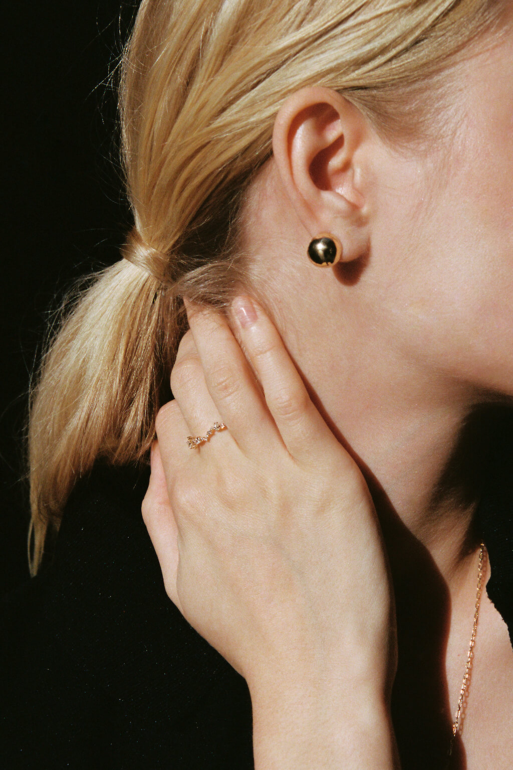 Sphere gold earring