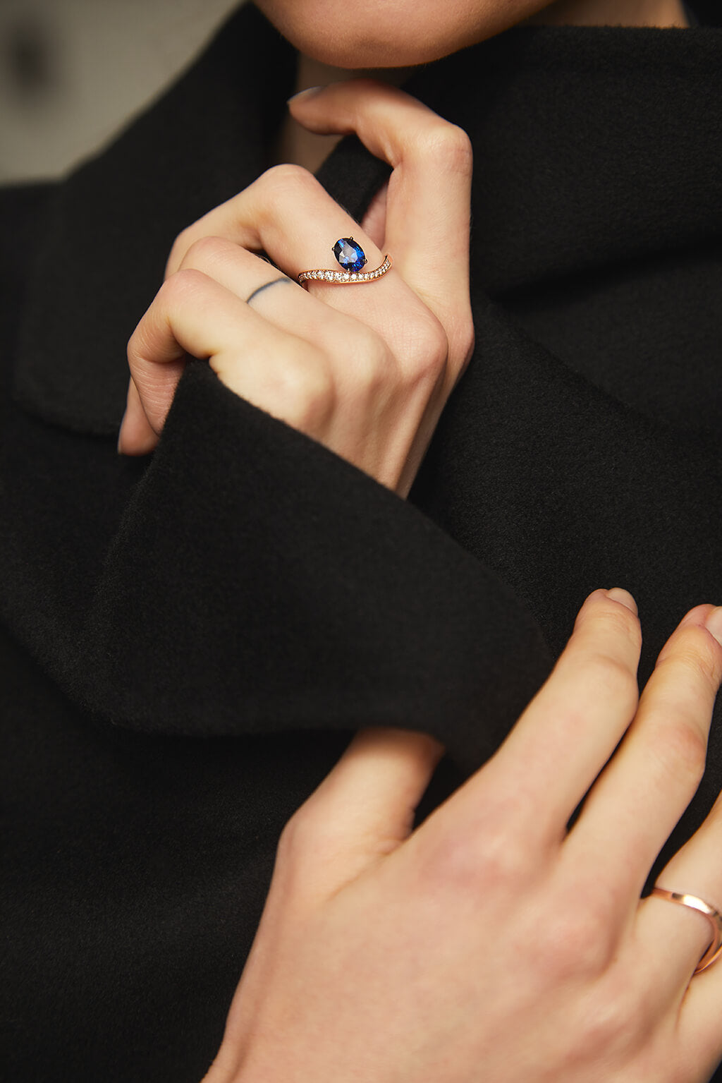 Blue Sapphire Wave gold ring