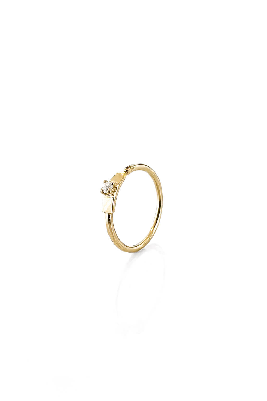 Tag gold bangle