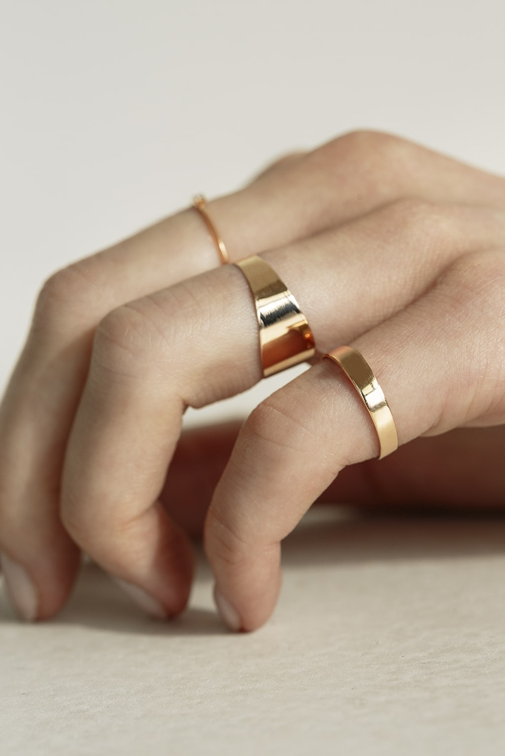 Band gold ring