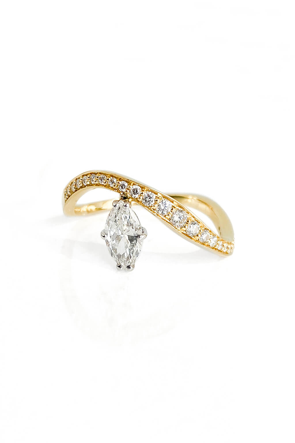 Marquise Wave gold ring