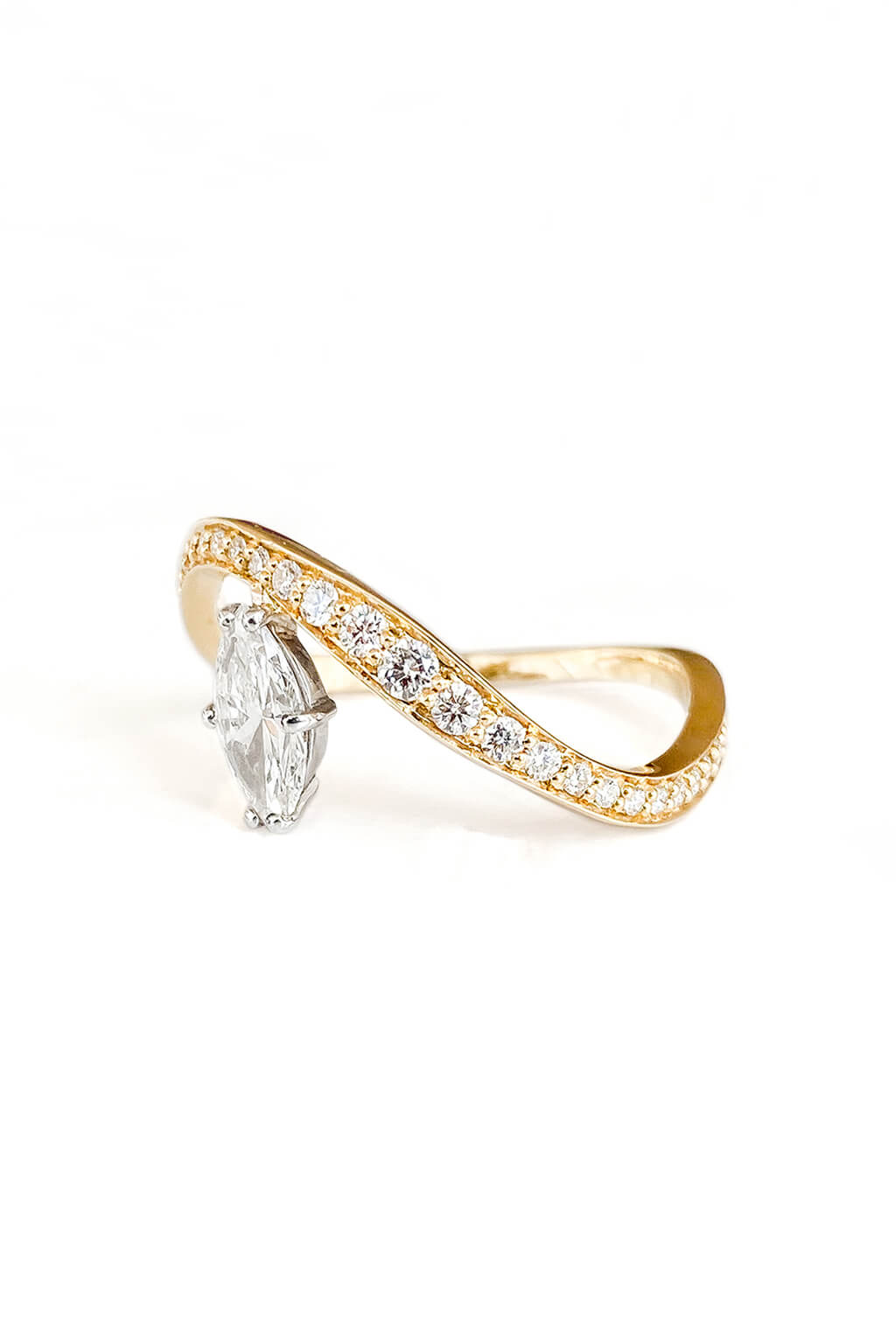 Marquise Wave gold ring