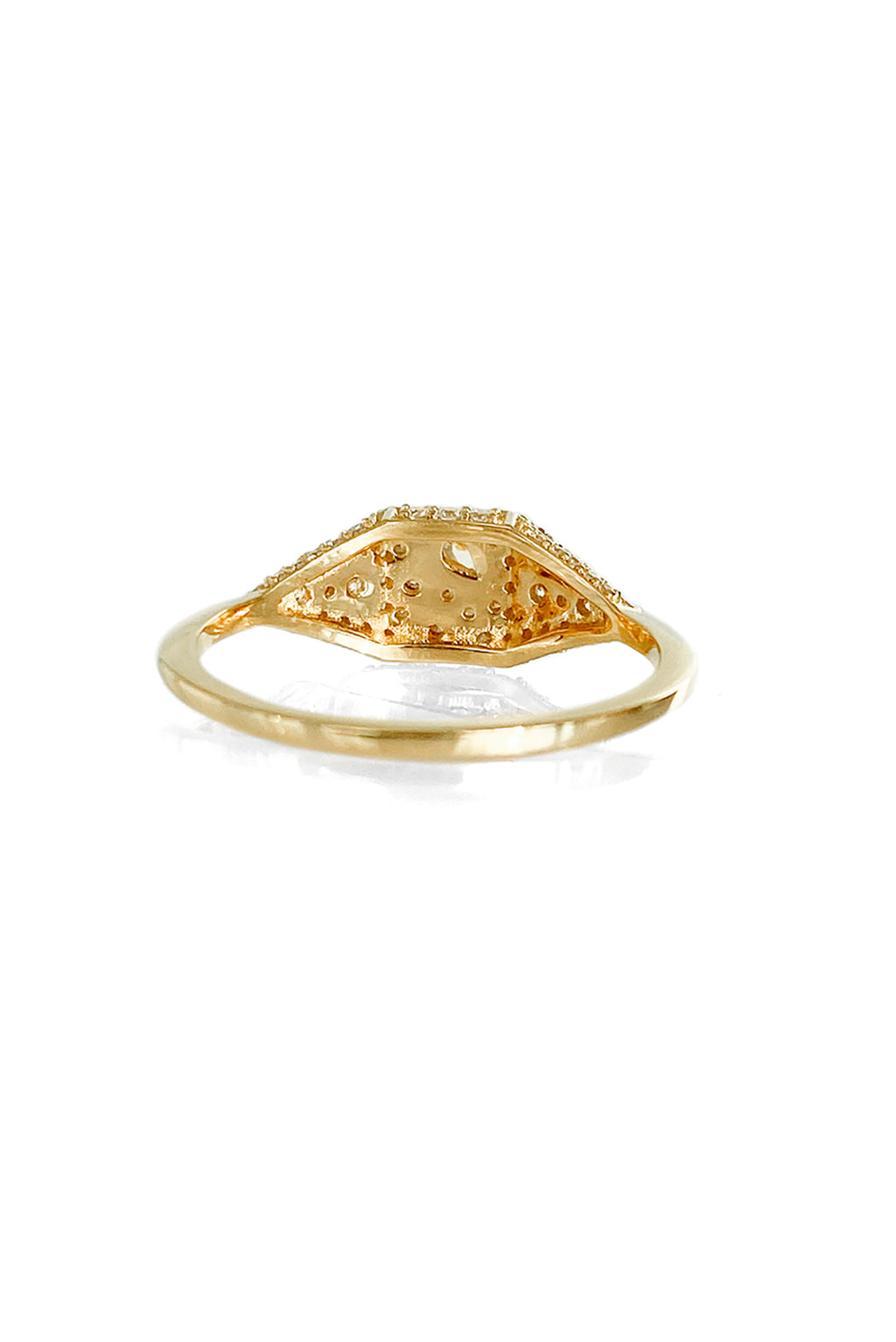 Signet diamonds ring