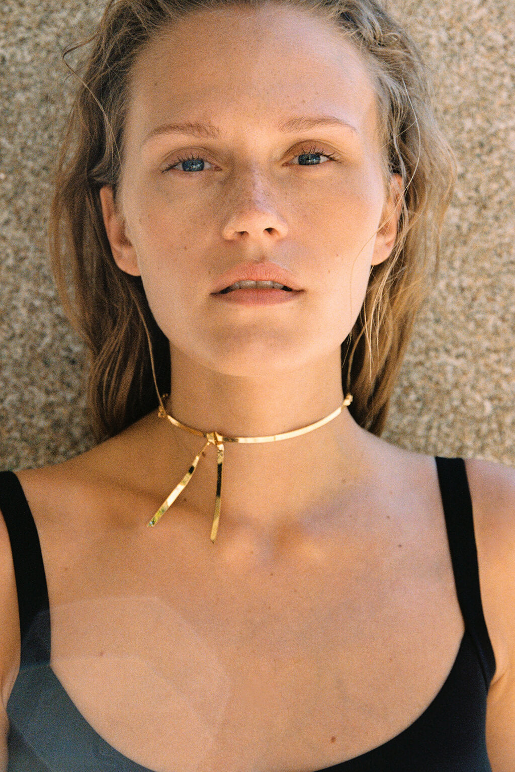 Band Choker de oro