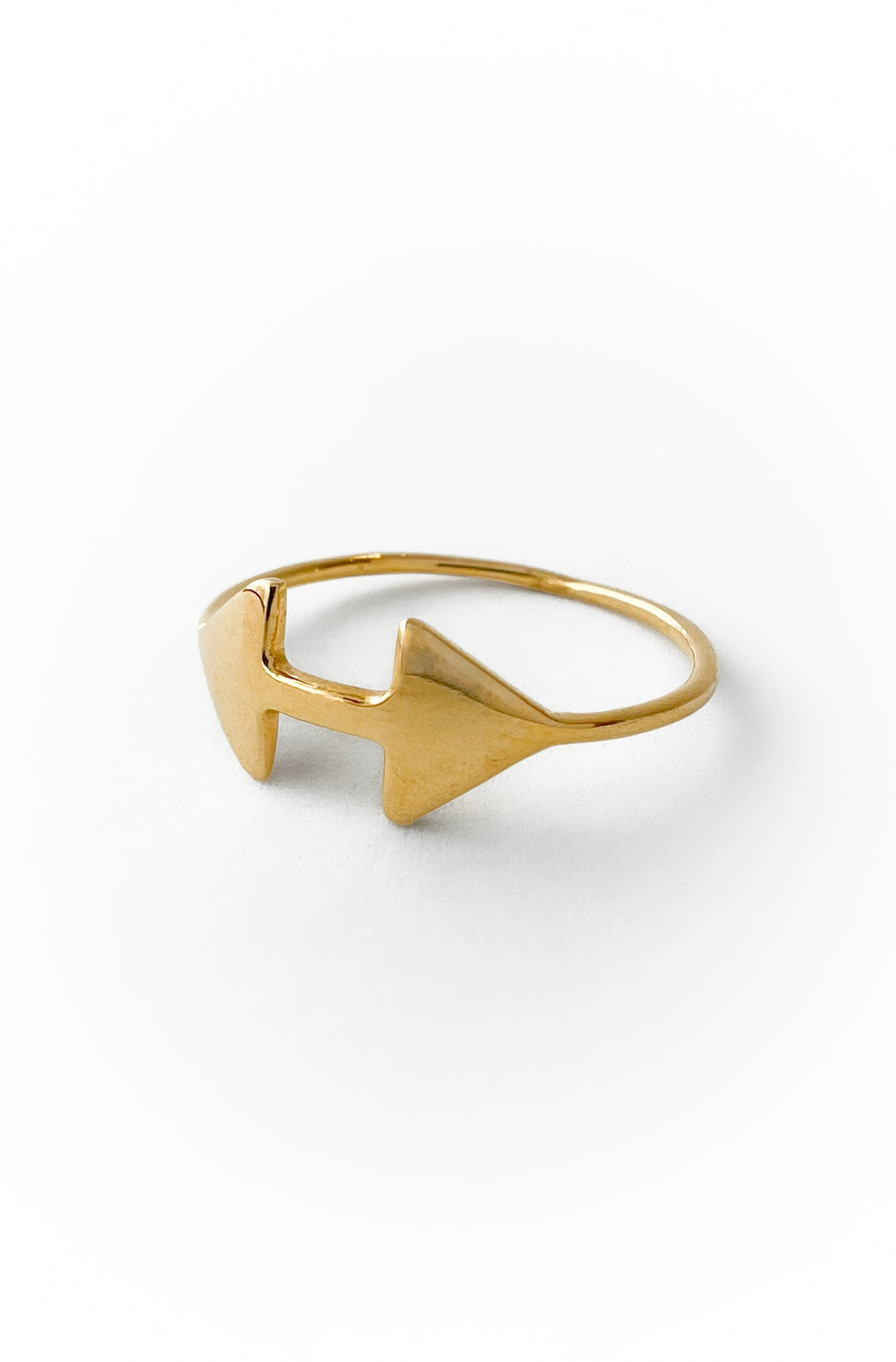 Anillo Arrow de oro amarillo