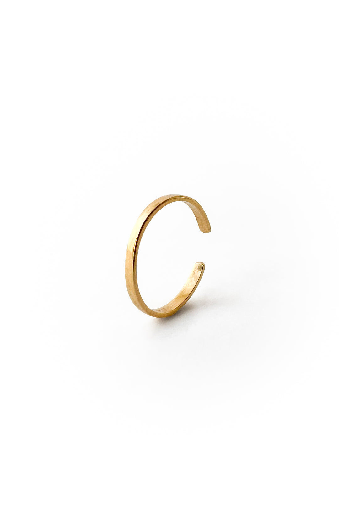 Pendiente Cartilage hugger en oro