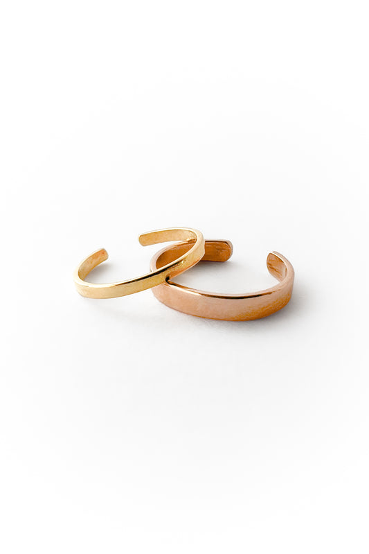 Pendiente Cartilage hugger en oro