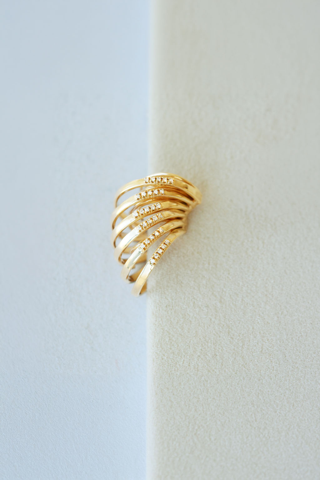 Big Étoile de Sansoeurs earring in 18k gold with diamonds