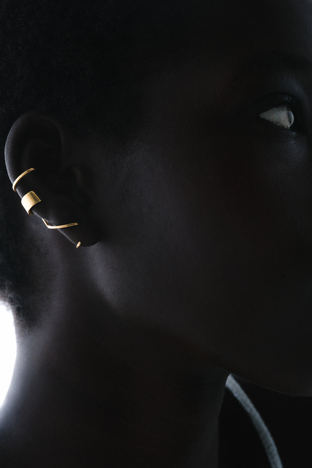 Light Bangles Hugger gold earring