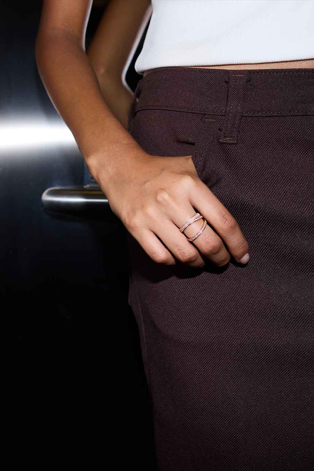 18k gold ring with diamonds