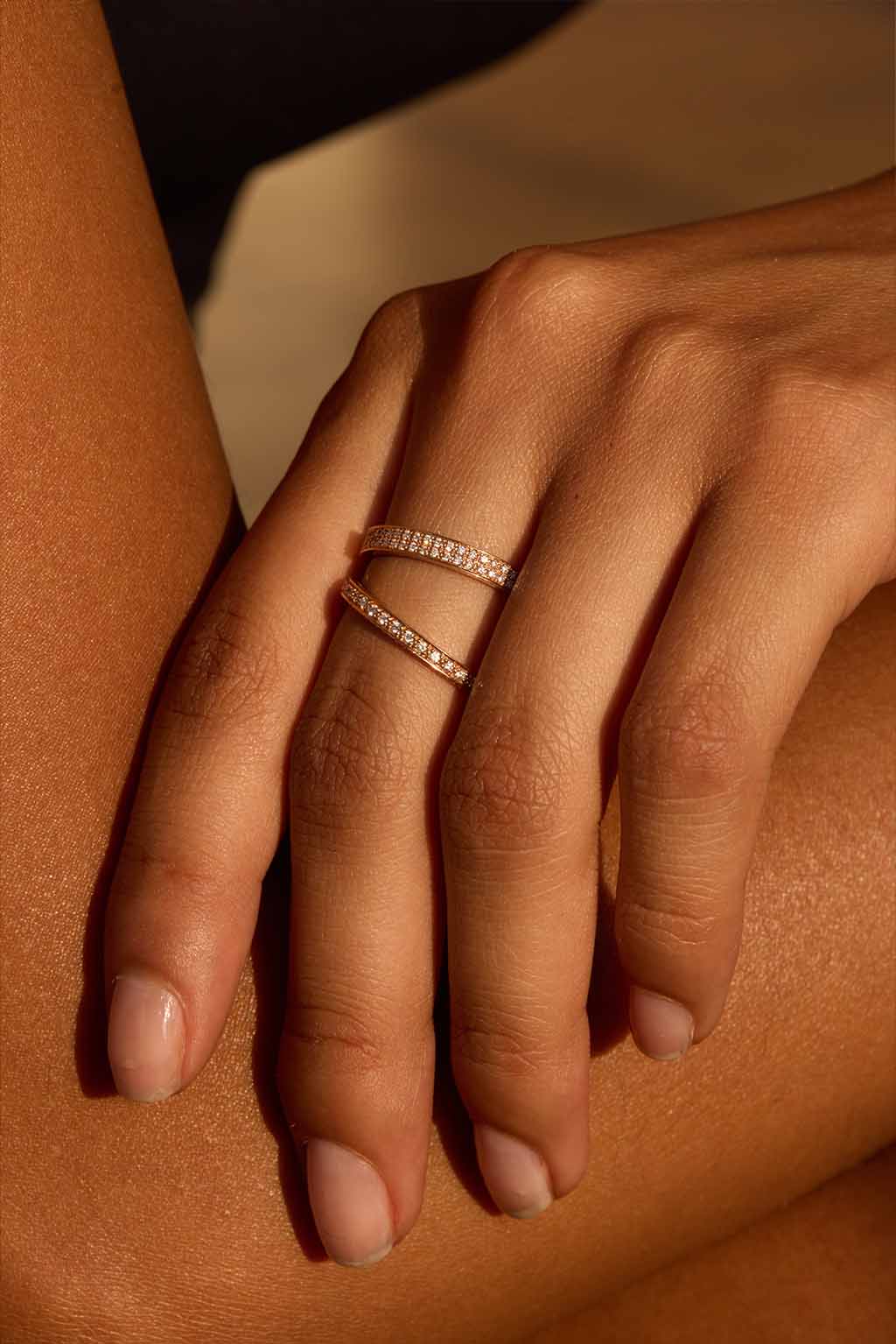 18k gold ring with diamonds