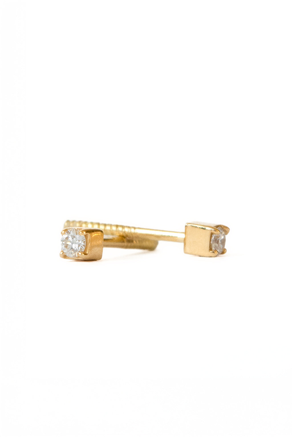 Box 1.7 gold and diamond baby earrings by Sansoeurs, 1.7 mm diamond in square gold bezel