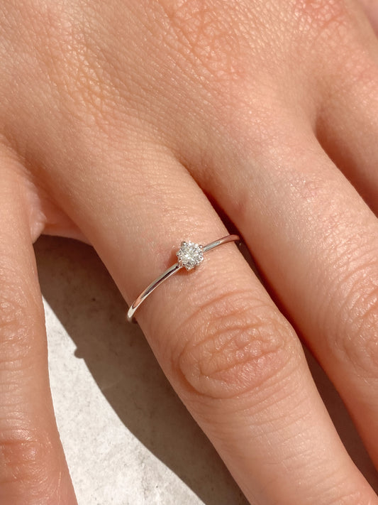Anillo Stone de oro blanco