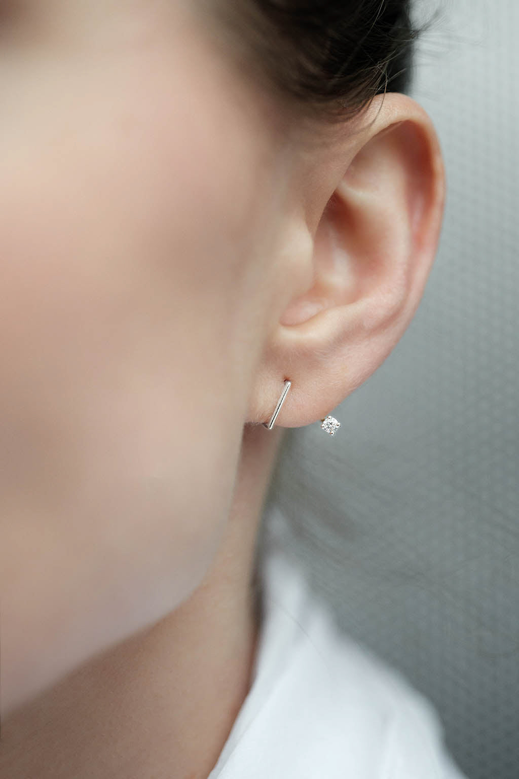 2'5 mm diamond Z gold earring