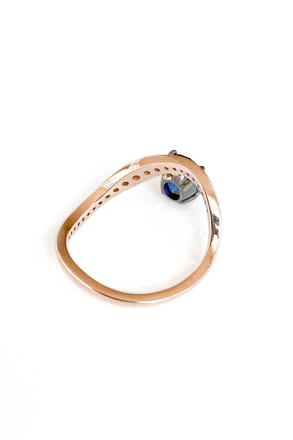 Blue Sapphire Wave gold ring