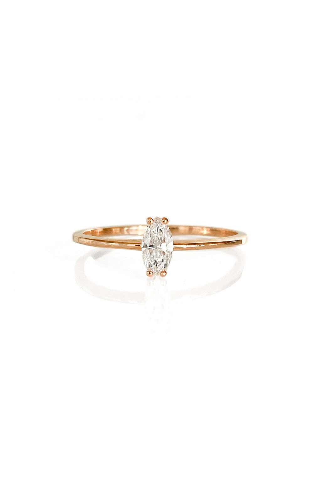 Anillo Single Marquise de oro con diamante