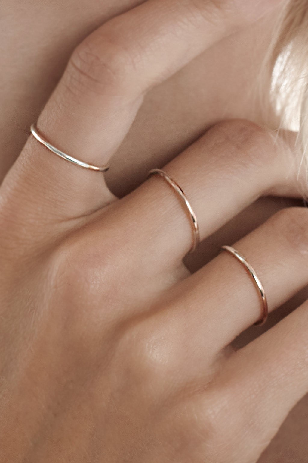 Anillo Rainbow 1 mm en oro
